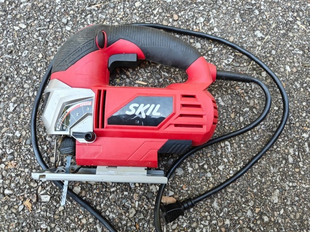 Skillsaw scie sauteuse