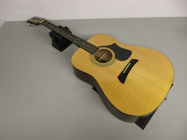 Guitare acoustique fist act