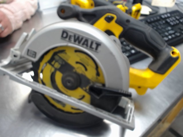 Circular saw dewalt