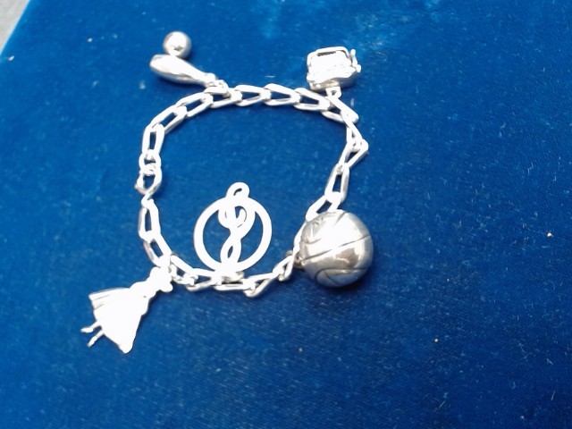 Braclet en argent avec breloque