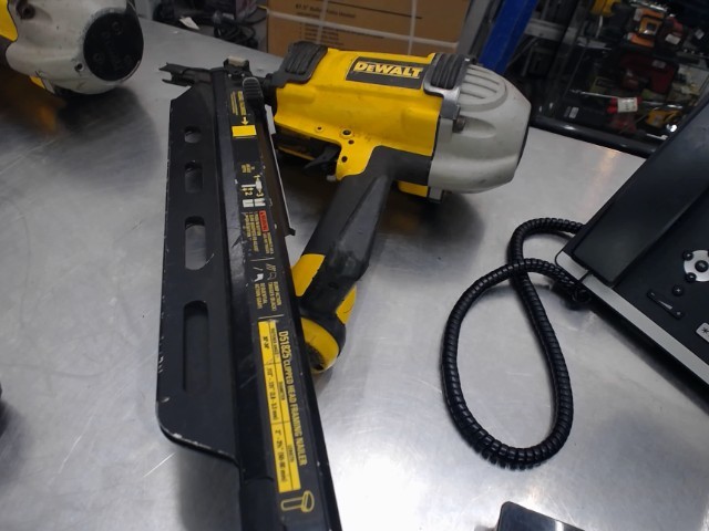 Cloueuse charpente dewalt air