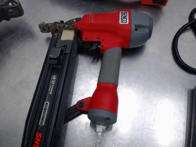 Agrafeuse senco 16-17ga