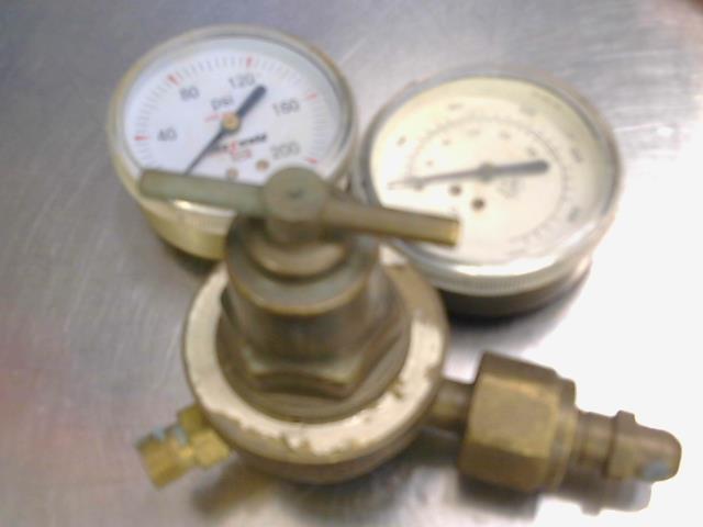 Acetylene regulator