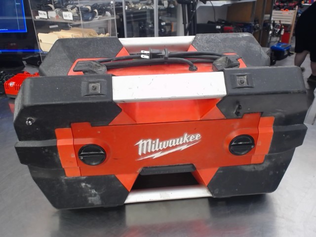 Radio milwaukee construction m18