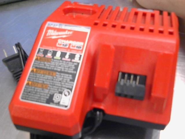 Chargeur milwaukee