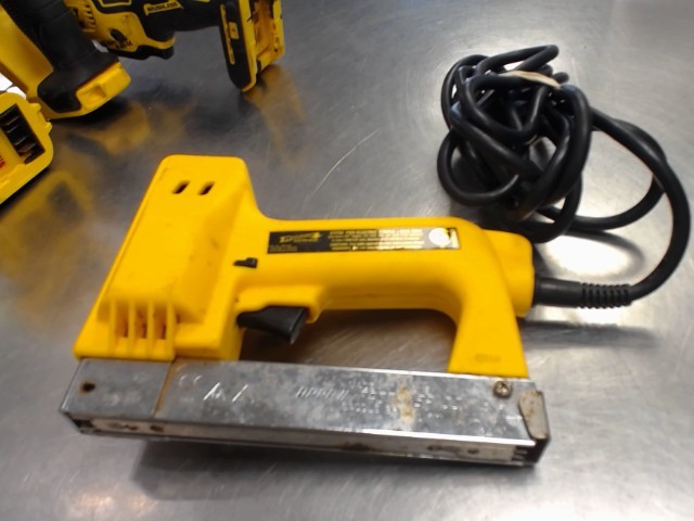 Electric stapler