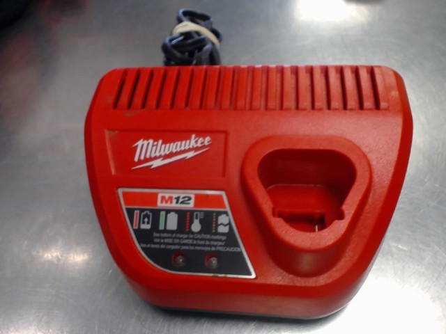 Chargeur milwaukee