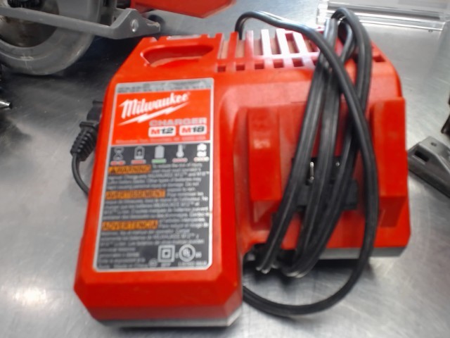 Chargeur milwaukee