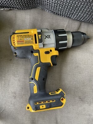Drill dewalt avec 2 bat et char dans sac