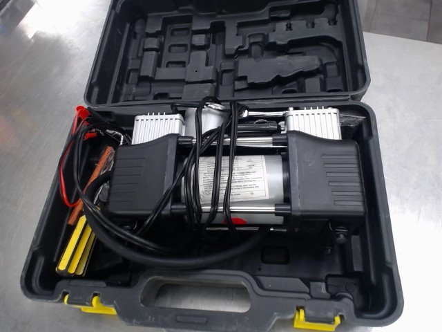 Tire inflator 150psi dans case