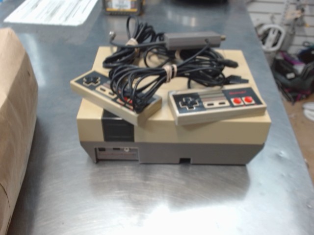 Nes + 2 man + fil