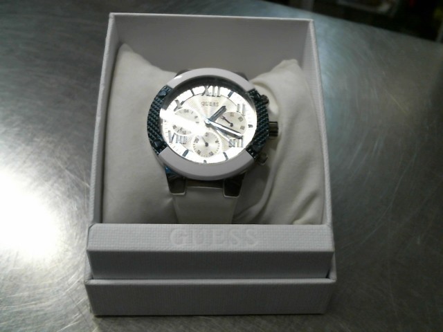 Montre guess pour femme blanc avec boite