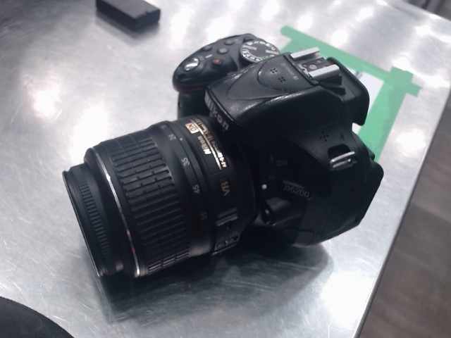 Camera 24.1mpx + lentille 18-55mm + acc