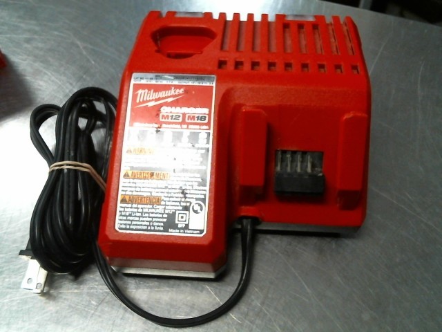 Chargeur batterie m18