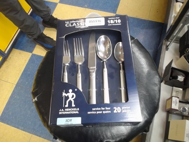 Set de couvert neuf en boite