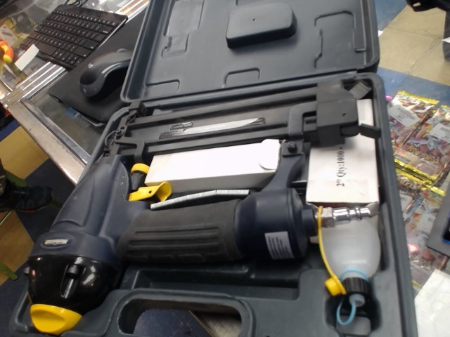 Cloeuse et agrapheuse pneumatique