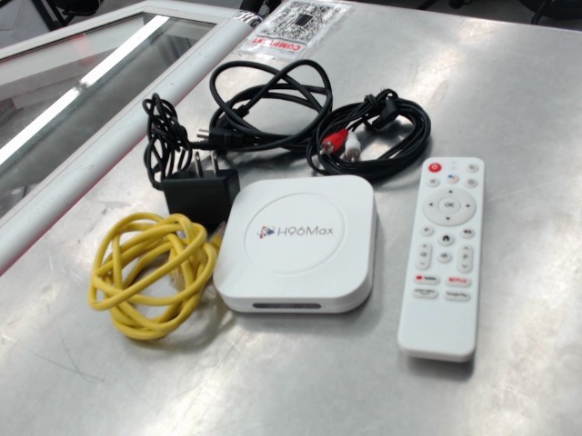 Tv box android 14 8k avecc manette