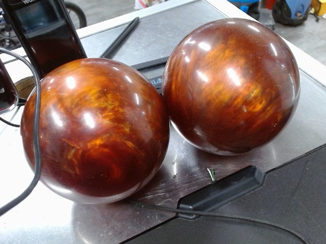 Boule de bowling 2 petites orange