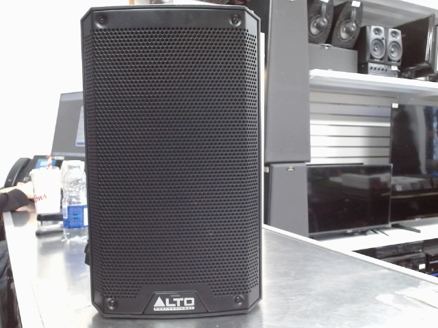 2000-watt 8'' 2-way powered loudspeaker