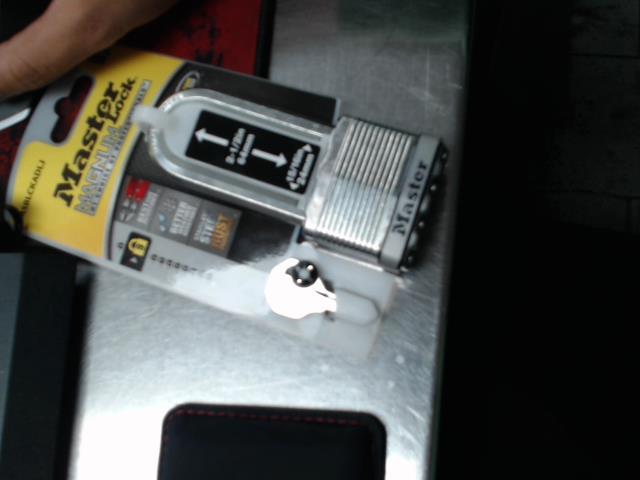 Cadenas masterlock en acier neuf