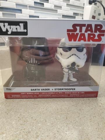 Figurine darth vader + stormtrooper