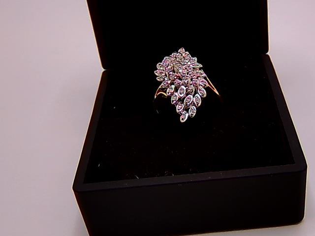 BAGUE EN OR 10KT AVEC DIAMANTS