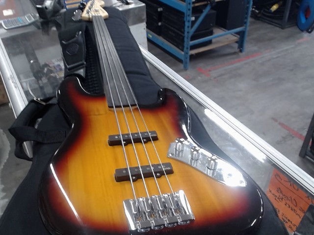 Base 4cordes+case mou