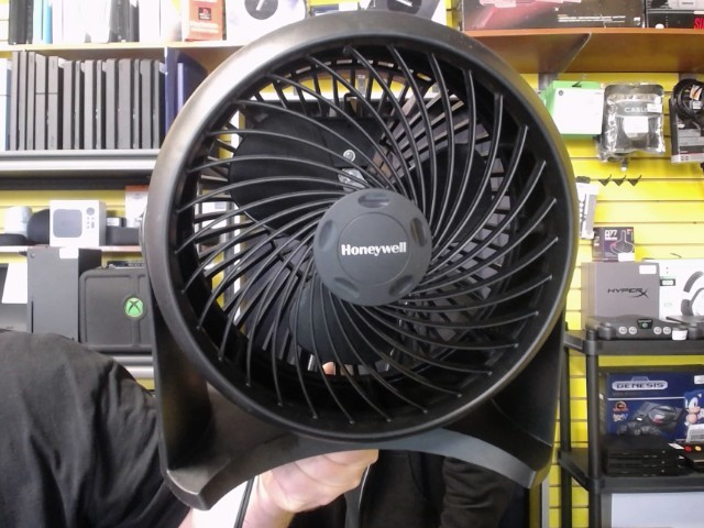 Petit ventilateur de table