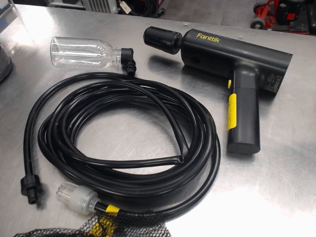 Petit pressure washer dans sac