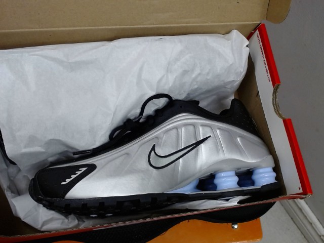 Nike shox r4
