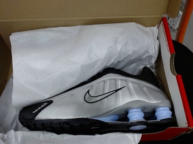 Nike shox r4 grandeur5,5 y