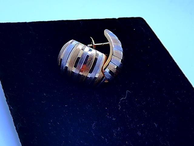 BOUCLES D OREILLES EN OR 14KT