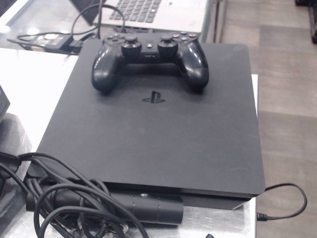 Console ps4 avec accessoire t