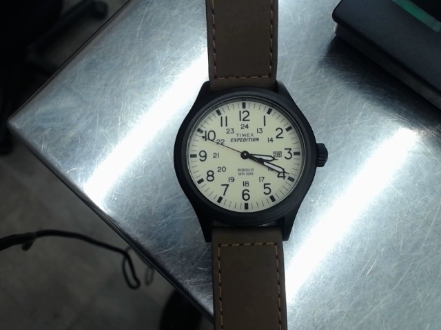 Montre timex noir et cuir brun