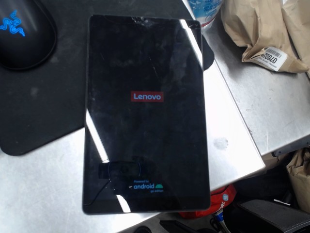 Lenovo tab 8 noir ecran craque