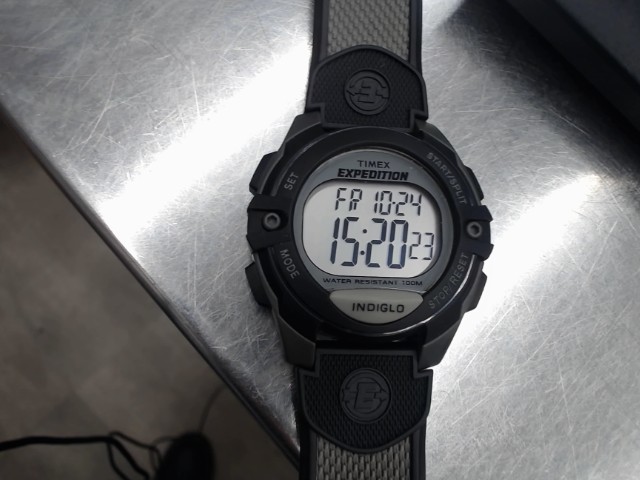 Montre electronique verte