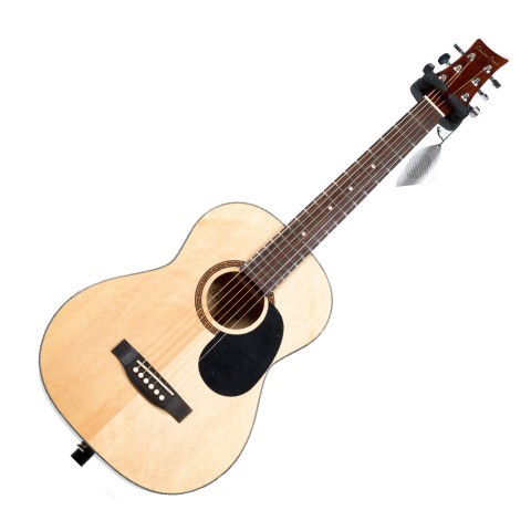 Guitare acoustique standard dans case