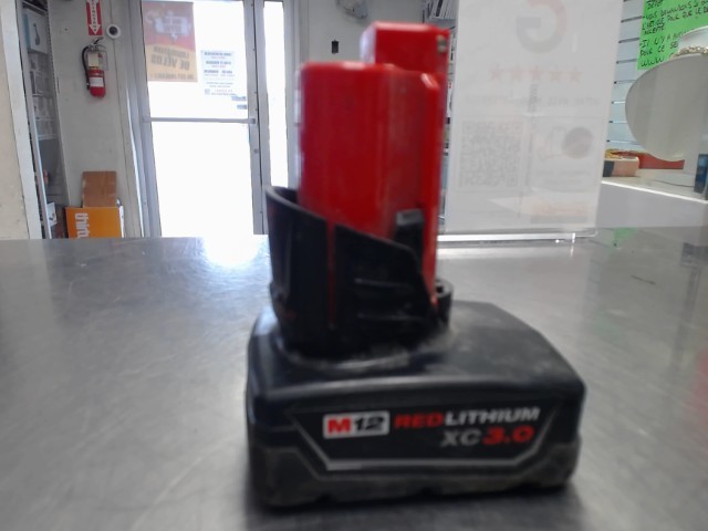 Batterie milwaukee 3ah 12v