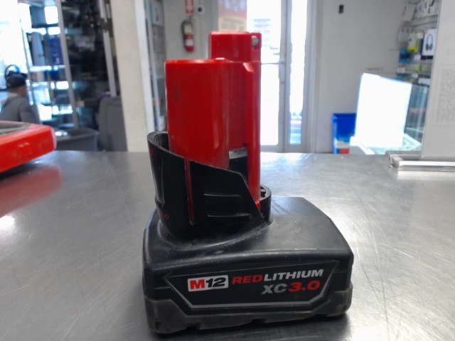 Batterie milwaukee 3ah 12v