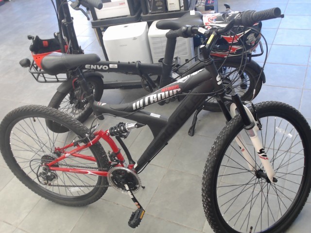 Velo 26-in wheel, black/red