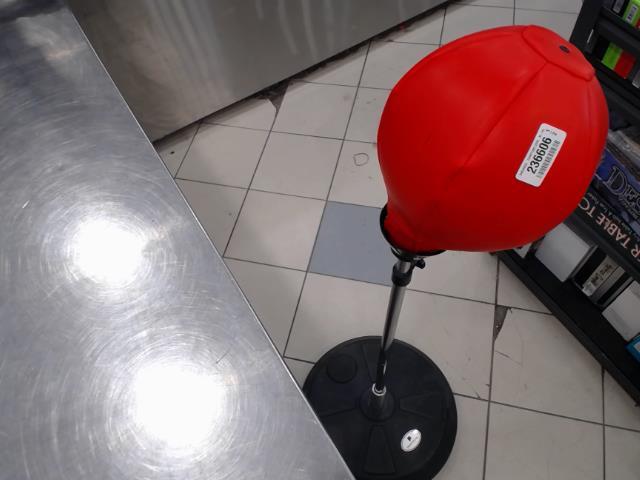 Balon de boxe sur pied