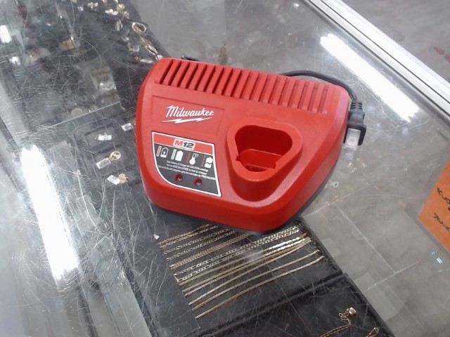 Charegeur de batterie 12v