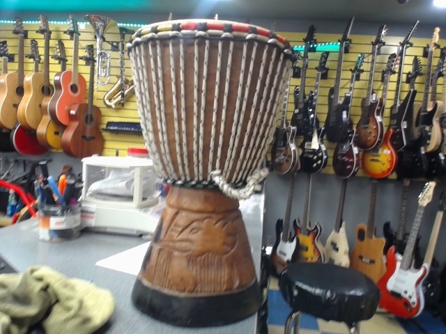 Instrument tamtam africain made home