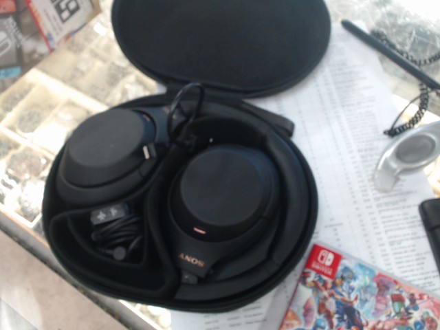 Sony headset in case acc 66