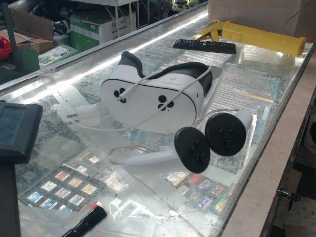 Casque vr meta quest 3s avec manette