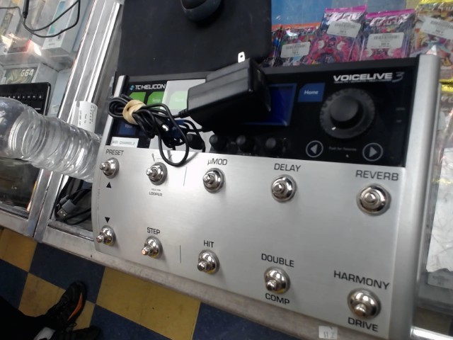 Vocal +guitar fx pedal voard avec case