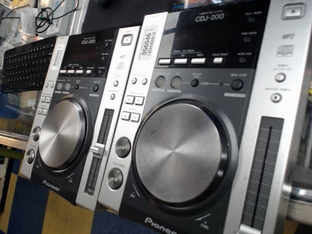 Dj mixer avec cd drive bonne condition