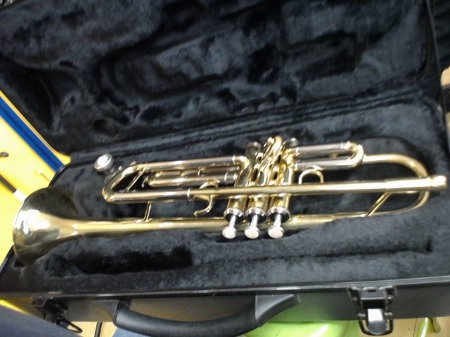 Trompette like new in box