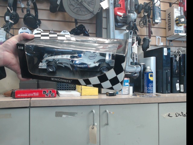 1:18 die cast 2006 f1 gilles villeneuve