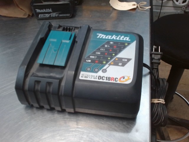 Chargeur makita